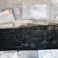 Fig. 9 Familiar graves near mausoleum