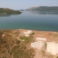 Fig. 5. The maritime villa at Diaporit looking across Lake Butrint (photo: Alket Islami)