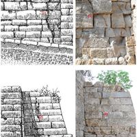 Figure 16. Comparison between the representation by Maiuri from 1930 (on the left) and the state of the wall in September 2017 (on the right). Above: wall structures near the left bastion of Porta Nola. Under: structure for runoff water near Porta Nola