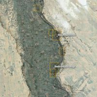 Fig. 6: Islands represented in the area of pertinence of the 16th nomos of Upper Egypt by the Carte topographique d'Égypte overlaid on the satellite image (Esri satellite).