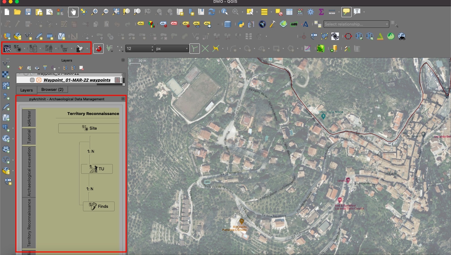 Figure 1. Pyarchinit on Mac, in the red squares the toolset of pyarchinit plugin and the presentation/shortcut bar under the layers panel.